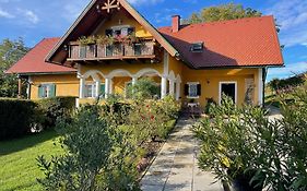 Weingut - Ferienhaus Sonja Rohrbacher